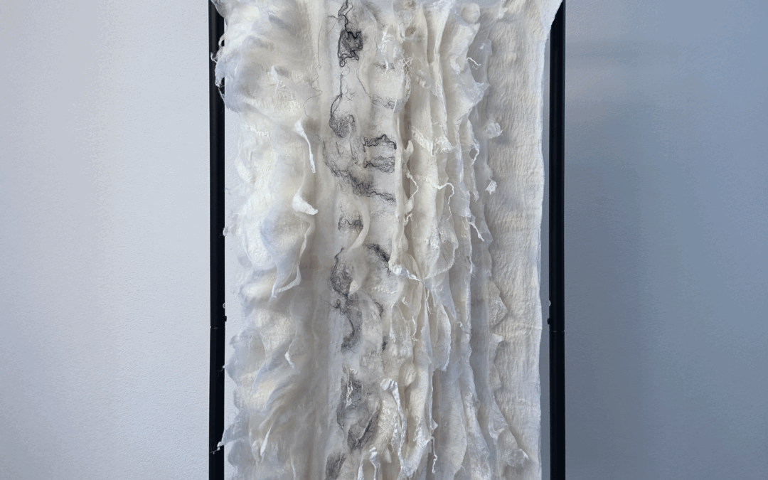 Nunovilten, extra fijne wol op zijde met zwarte bananenvezel